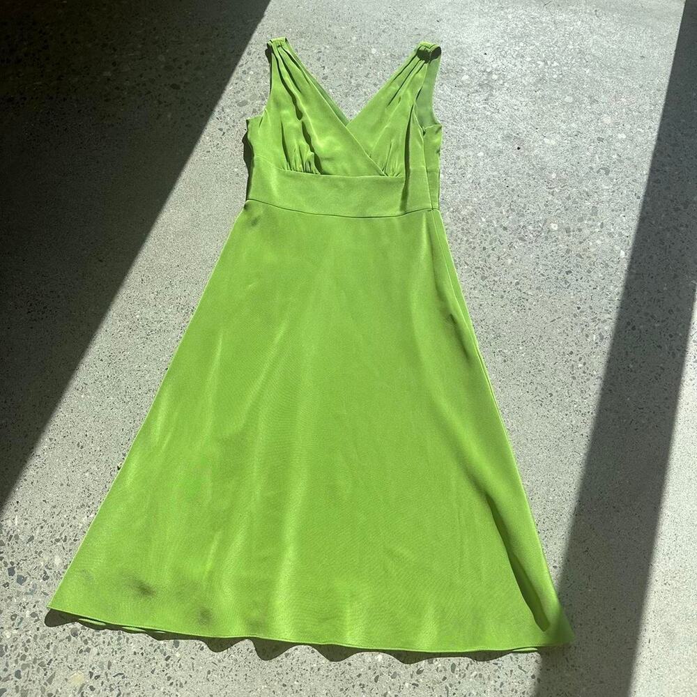 Stunning 100% silk lime green dress